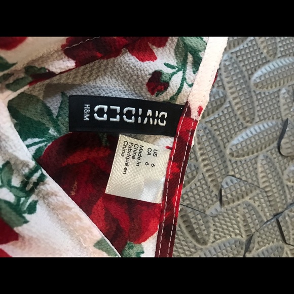 H&M Rose Blouse 🌹 - Picture 5 of 10